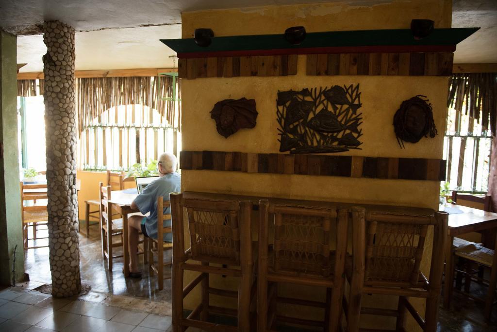 Hostal Dona Chava Pedernales Extérieur photo
