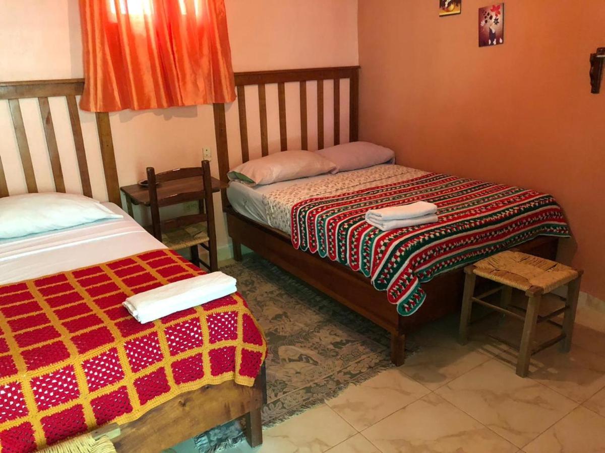 Hostal Dona Chava Pedernales Extérieur photo